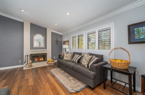 6309 Westview Dr, Riverside CA  92506-5325 exterior