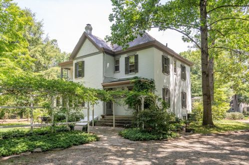 3921 East St, Cincinnati, OH 45227-3352