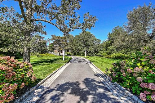 62 River Rd, Locust, NJ 07760-1640