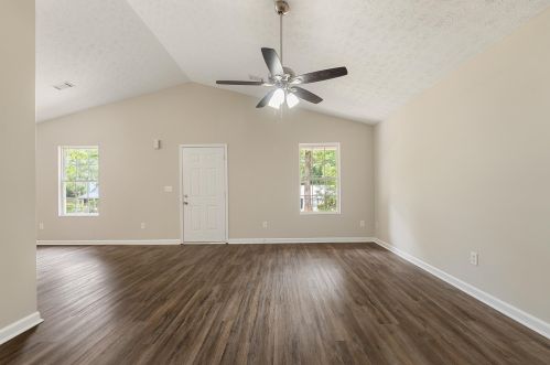 127 Hillcrest Dr, Stockbridge GA  30281-1762 exterior