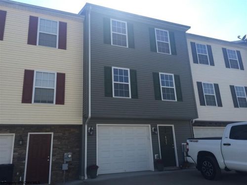 137 Eagle Dr, Core, WV 26541-8206