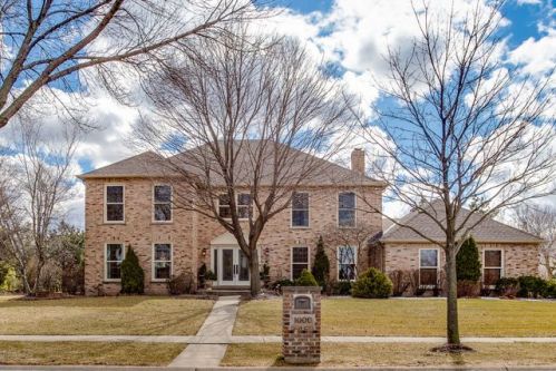 1000 Surrey Ln, Itasca, IL 60143-2802