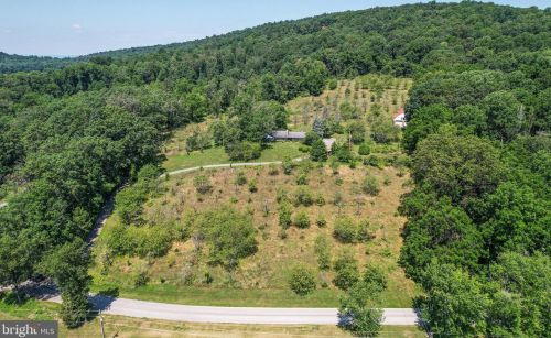 1251 Cherry Orchard Rd, York, PA 17315-2451