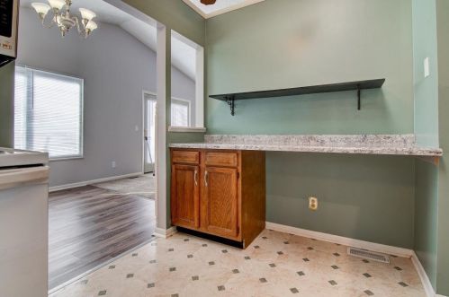 1039 Crisfield Dr, Cincinnati OH  45245-1556 exterior
