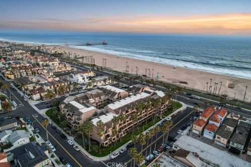1200 Pacific Coast Hwy, Huntington Beach CA  92648-4849 exterior