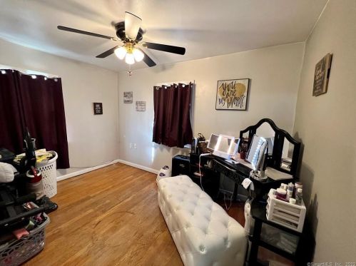 12 7th St, Derby, CT 06418-1202