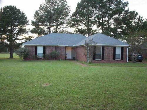 653 Southern Oaks Dr, Florence, MS 39073-9456