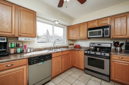 348 Sherwood Ct, Lemont IL  60440-2072 exterior