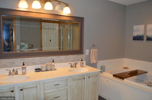 1888 Bluestem Ln, Saint Paul MN  55126-5018 exterior