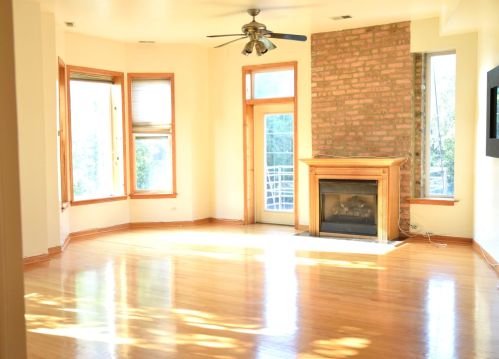 6415 Minerva Ave, Chicago, IL 60637-3605