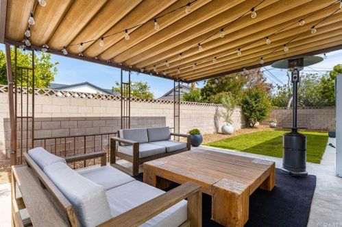 22631 Hickory Ave, Torrance CA  90505-2945 exterior