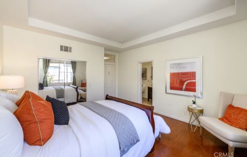 22 Del Ventura, Irvine CA  92606-8857 exterior