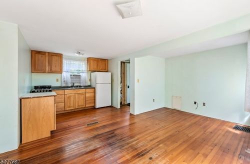 24 Zeek Way, Hopatcong, NJ 07843-1334