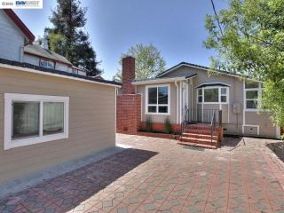1617 Concordia St, Alameda, CA 94501-2117
