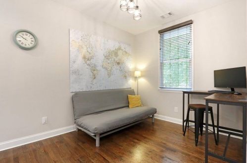 2552 Knox St, Atlanta GA  30317-2830 exterior