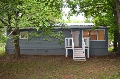 686 Peachtree Rd, Jefferson GA  30549-1558 exterior