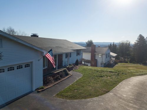 523 Main St, Meriden, CT 06451-2707
