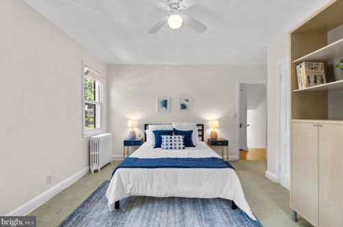 800 Easley St, Silver Spring MD 20910-4587 exterior