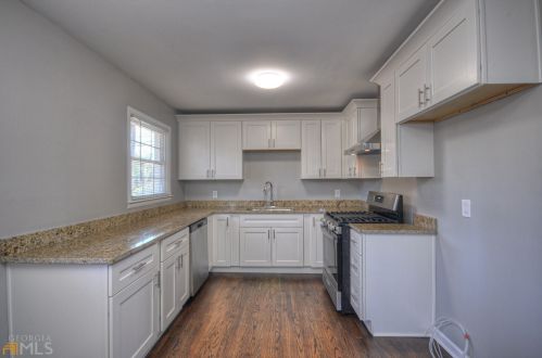 6140 Hillandale Dr, Atlanta GA  30349-4250 exterior
