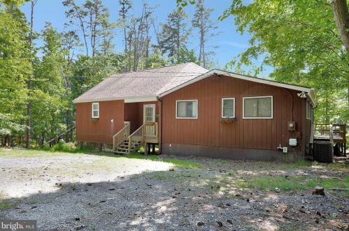 112 Algonquin Trl, Hedgesville WV  25427-5568 exterior