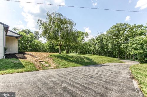 440 Wertz Run Rd, Carlisle PA 17013-8100 exterior