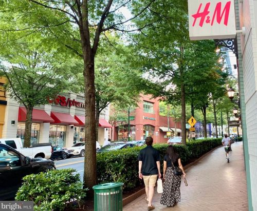 930 Wayne Ave, Silver Spring MD 20910-4429 exterior