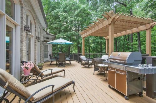 110 High Point Walk, Atlanta GA  30342-2480 exterior