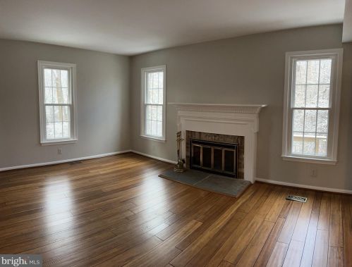 9635 Hillock Ct, Springfield VA  22015-3116 exterior