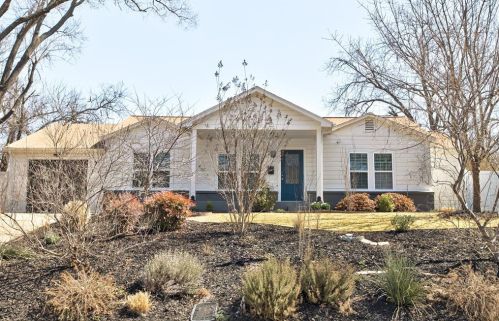 1805 Junius St, Fort Worth, TX 76103-2007