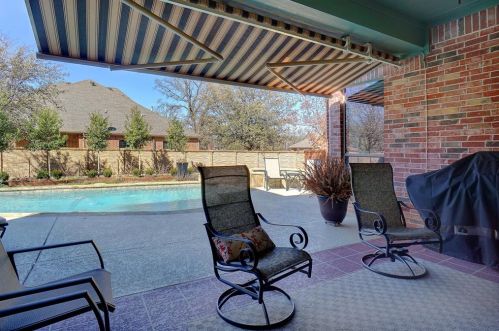 7909 Country Oak Dr, Fort Worth TX  76182-8944 exterior