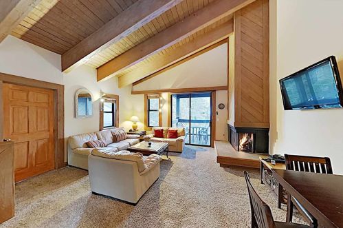3026 Silver Strike, Truckee CA  96161-4208 exterior