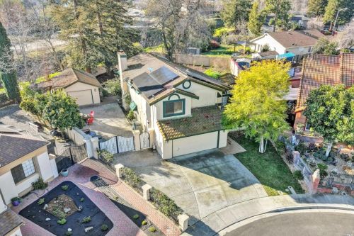 299 Woodstock Cir, Vacaville, CA 95687-3389