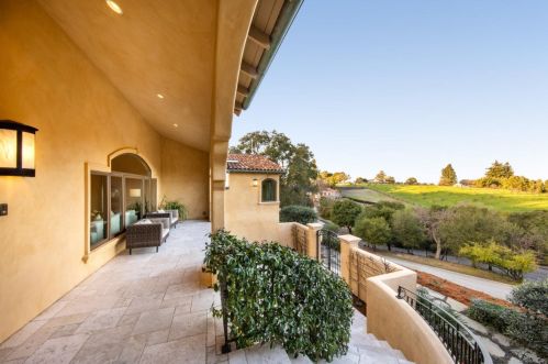 26946 Dezahara Way, Los Altos, CA 94022-4310