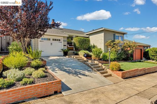 23954 Carmelita Dr, Hayward, CA 94541-5207