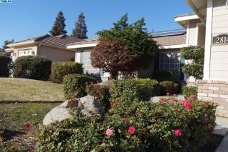 2814 Vine Ct, Visalia, CA 93291-3132