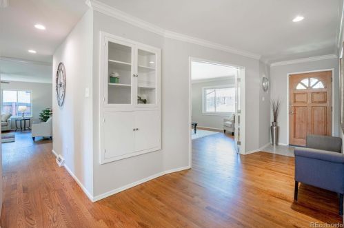 3020 Newport St, Denver, CO 80207-2911