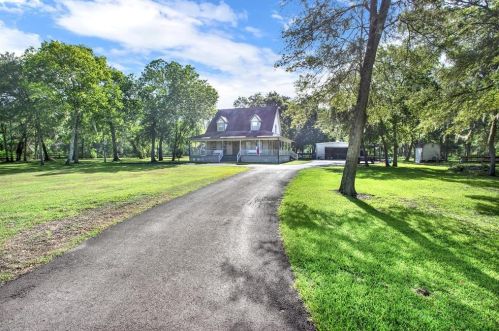 411 County Road 28, Angleton TX 77515-9420 exterior