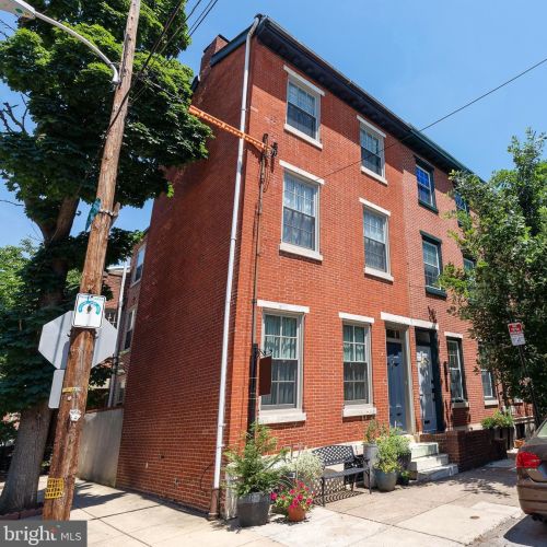 223 Carpenter St, Philadelphia, PA 19147-4213