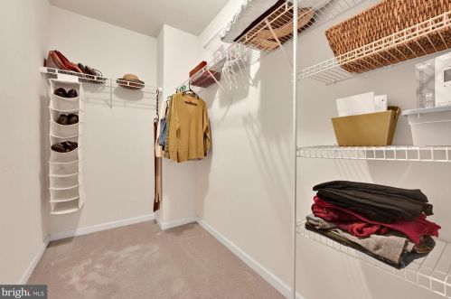 15 Leeds Ct, Lancaster PA  17602-4676 exterior