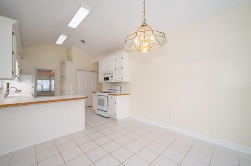 4621 Driftwater Rd, Duluth GA  30096-6284 exterior