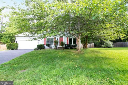 5788 Birch White Ct, Woodbridge, VA 22193-3354