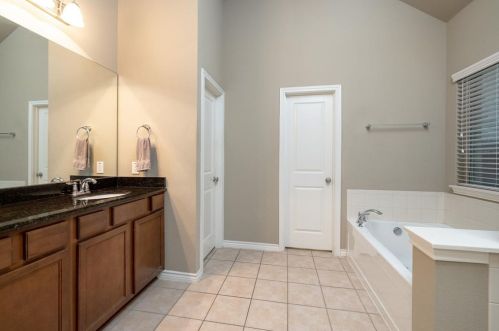 3704 Redwood Creek Ln, Fort Worth TX  76137-7063 exterior