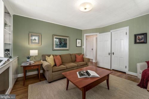 8009 Glenside Dr, Silver Spring MD 20912-7327 exterior