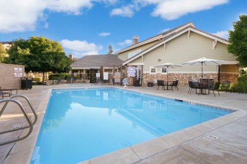 9611 Coney Island Cir, Elk Grove CA  95758-3648 exterior