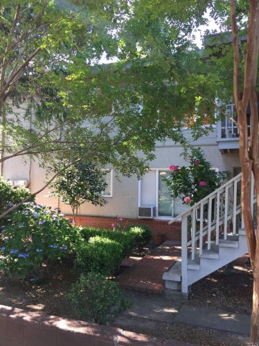 107 Fitch St, Healdsburg, CA 95448-4403