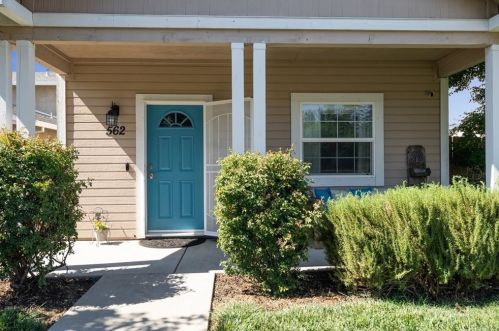 562 Desiree Ln, Chico, CA 95973-7708