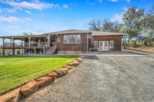 19652 Stinson Rd, Middletown, CA 95467-8755