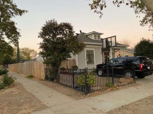 322 Locust St, Modesto, CA 95351-2630