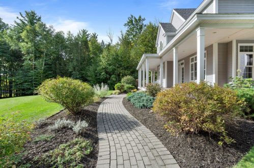 23 Old Milford Rd, Mount Vernon, NH 03057-1806