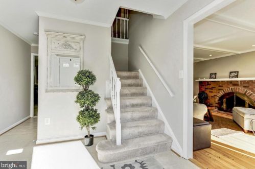 8002 Rockwood Ct, Springfield VA  22153-2739 exterior